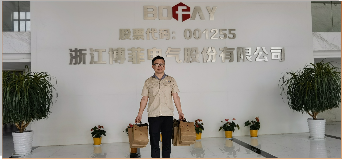 月圆中秋，情满ag尊龙z6官网——中秋月饼福利温暖送达
